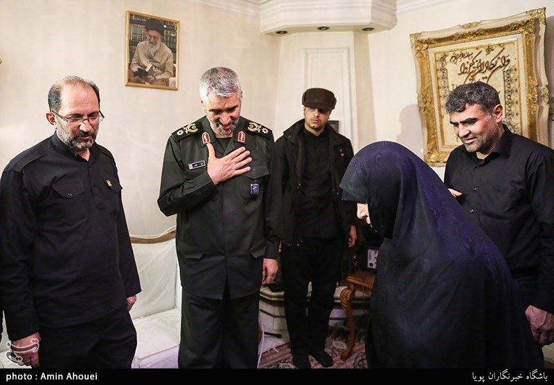 دیدار سردار علی فضلی با خانواده شهید حدادیان