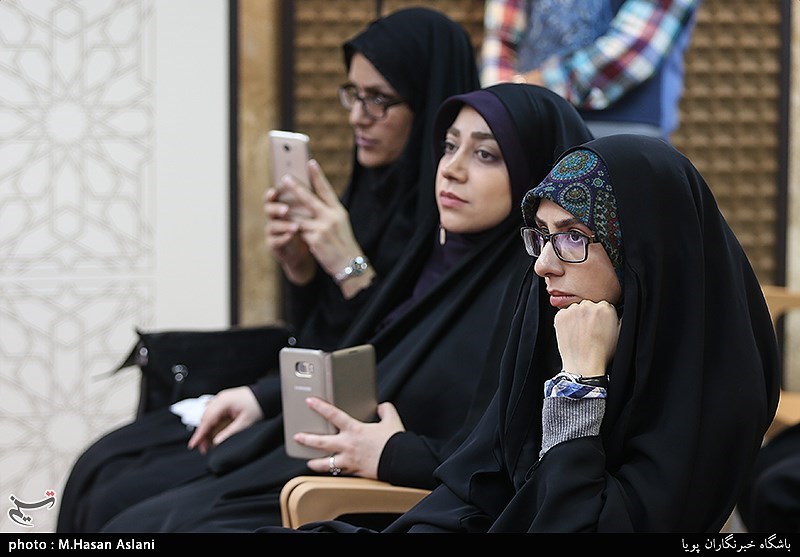 پانزدهمین محفل شعر قرار با حضور صابر خراسانی و فضه سادات حسینی