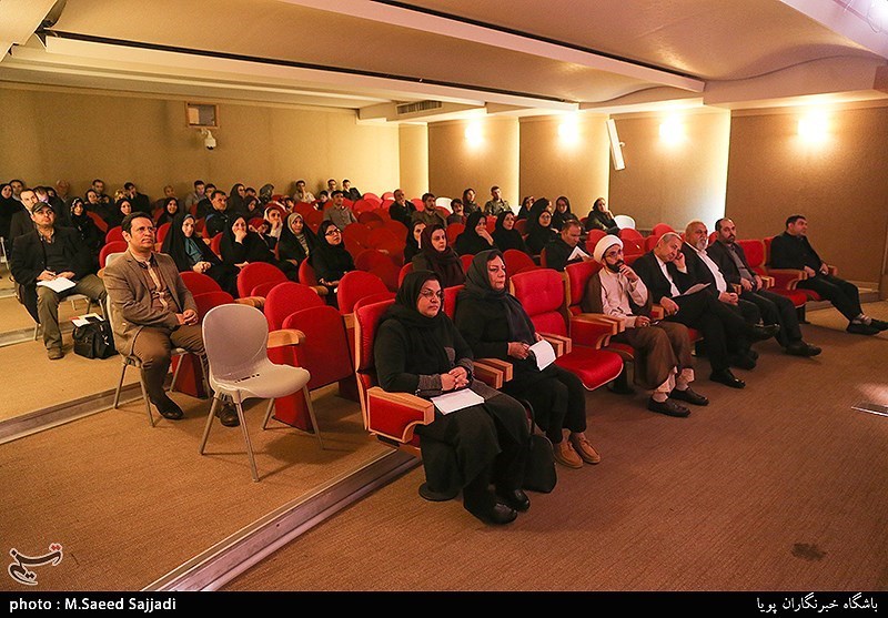 نمایشگاه آثار هنرهای تجسمی بانوان ایرانی
