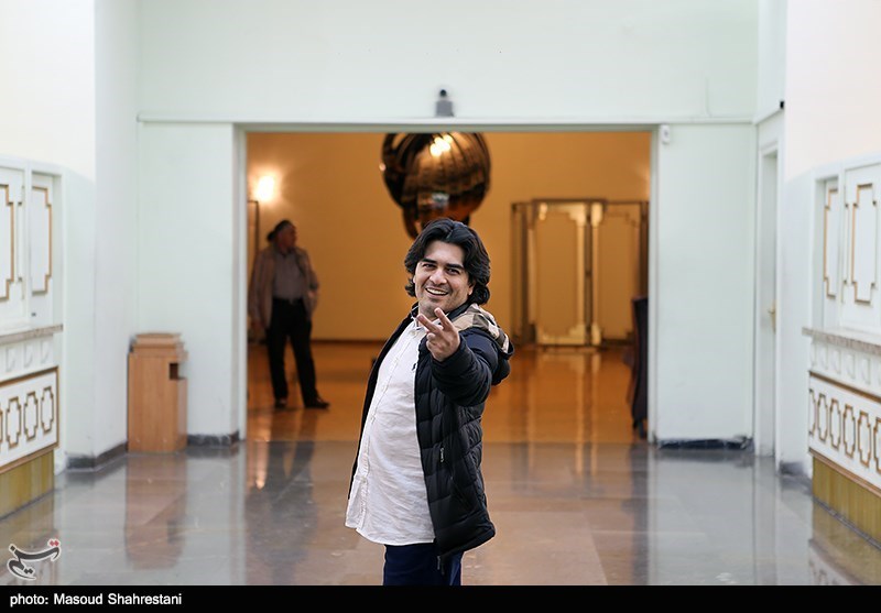 مراسم رونمایی ازمجموعه آثار رویس چکناواریان
