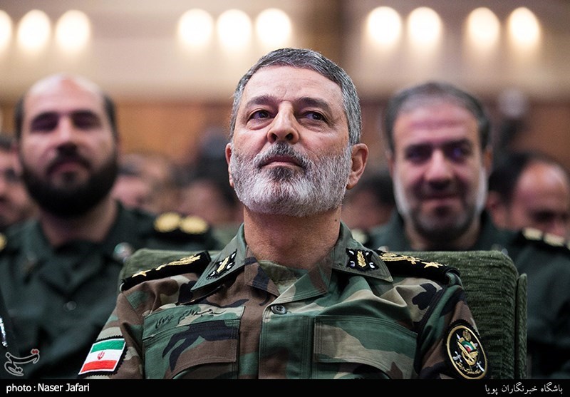 همایش روز پاسدار و تجلیل از مدافعان حرم