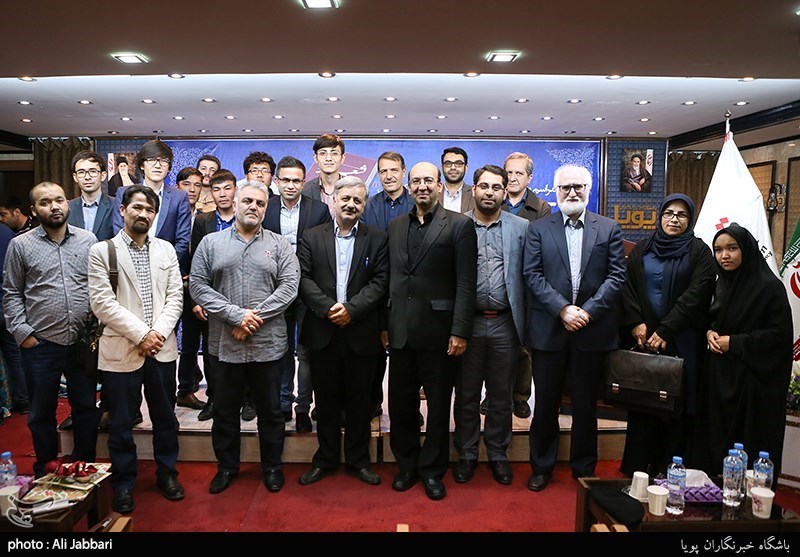 مراسم رونمایی از دو کتاب شعرپارسی و روزنه نوشته محمد کاظم کاظمی