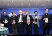 روایتی از رنج 30 ساله برای آموزش شعر فارسی/ امیری‌اسفندقه: «روزنه» کاظمی پنجره‌ای به روی زبان پارسی است