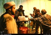 اطعام غذا توسط گروه جهادی هادیان سعادت