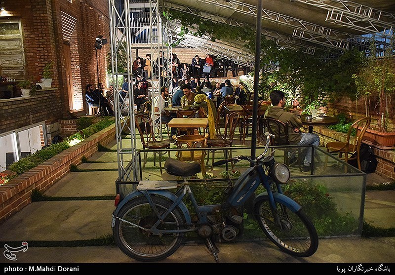 جلسه نقد و بررسی تئاتر دانشگاهی