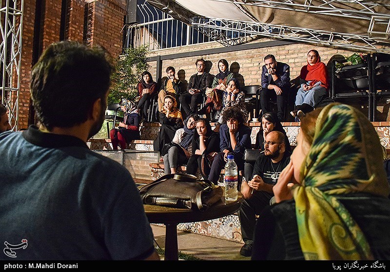 جلسه نقد و بررسی تئاتر دانشگاهی