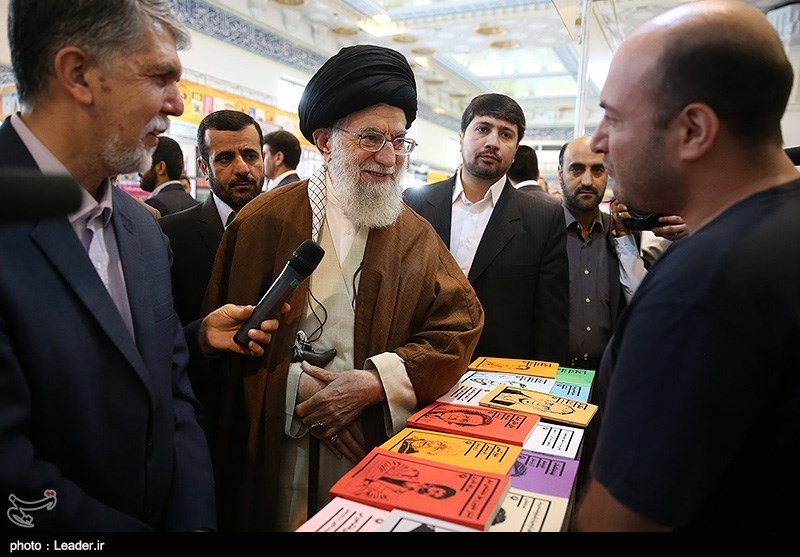 بازدید رهبر معظم انقلاب از نمایشگاه کتاب تهران