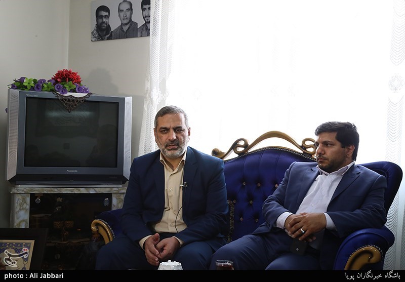 دیدار جامعه قرآنی با خانواده شهید مدافع حرم ابوالفضل نیکزاد