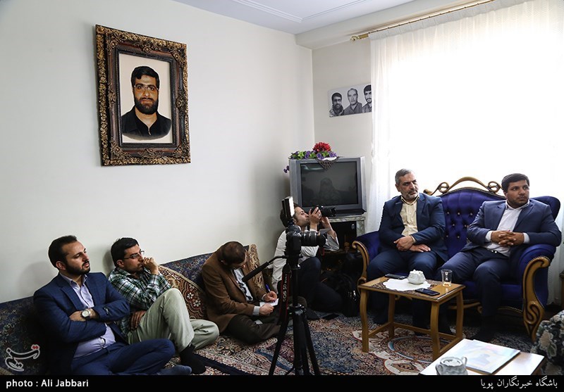 دیدار جامعه قرآنی با خانواده شهید مدافع حرم ابوالفضل نیکزاد