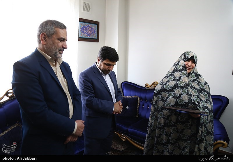 دیدار جامعه قرآنی با خانواده شهید مدافع حرم ابوالفضل نیکزاد