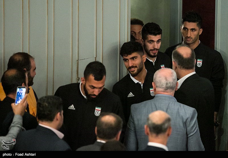 Iranian Officials See Off Members of Team Melli