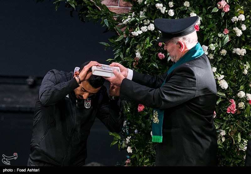 Iranian Officials See Off Members of Team Melli