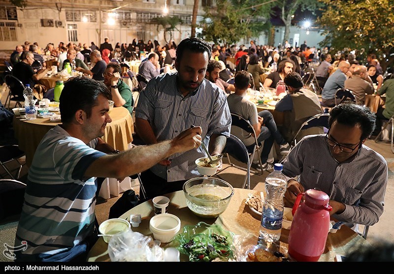 افطاری انجمن عکاسان انقلاب و دفاع مقدس