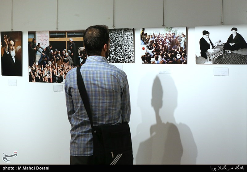 نمایشگاه عکس" از او که می گویم" روایتی تصویری از نوجوانی تا ارتحال امام خمینی(ره) 