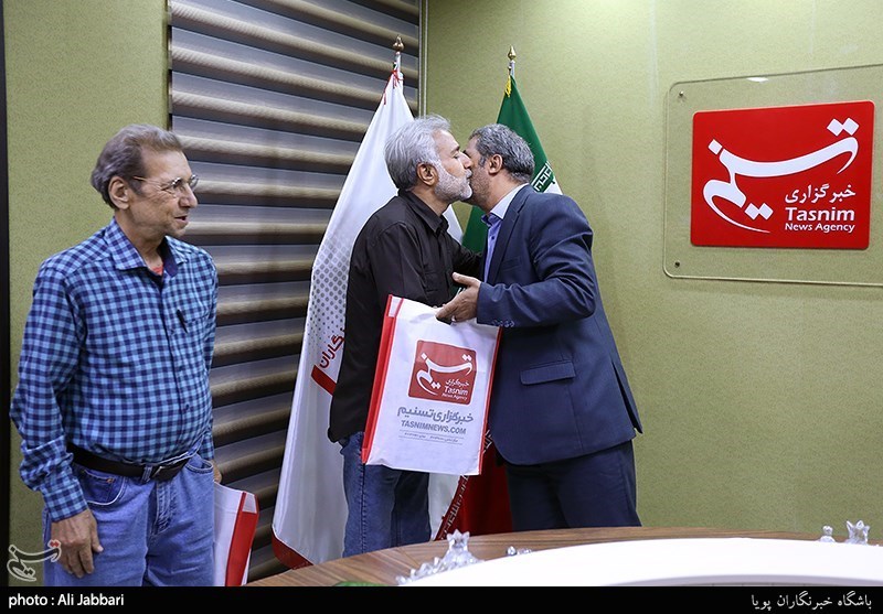 تجلیل از هنرمندان برنامه رادیویی صبح جمعه با شما در باشگاه خبرنگاران پویا خبرگزاری تسنیم