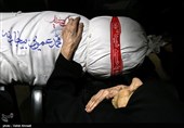 نخستین دیدار با پیکر فرزند شهید بعد از 36 سال+عکس و فیلم