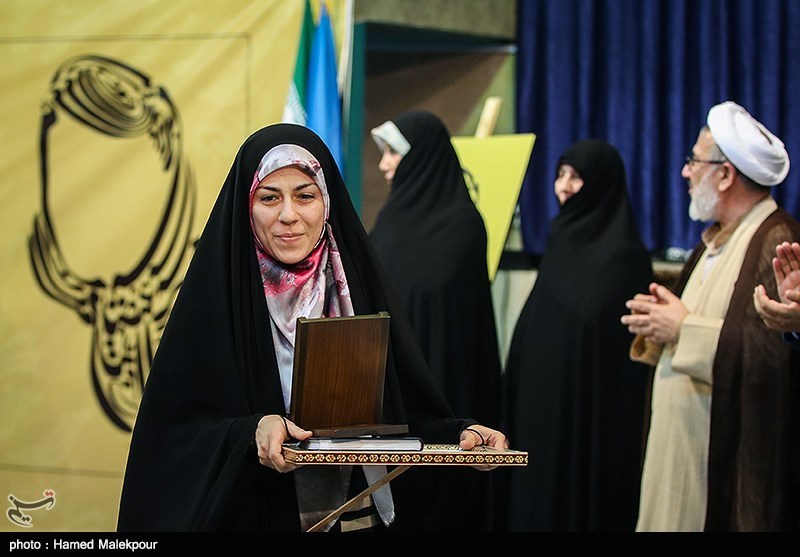 تقدیر از برگزیدگان هشتمین جایزه ادبی پروین اعتصامی