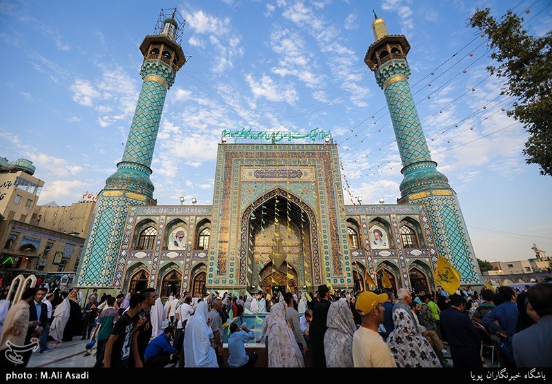 آیین تعویض پرچم گنبد امامزاده صالح (ع)