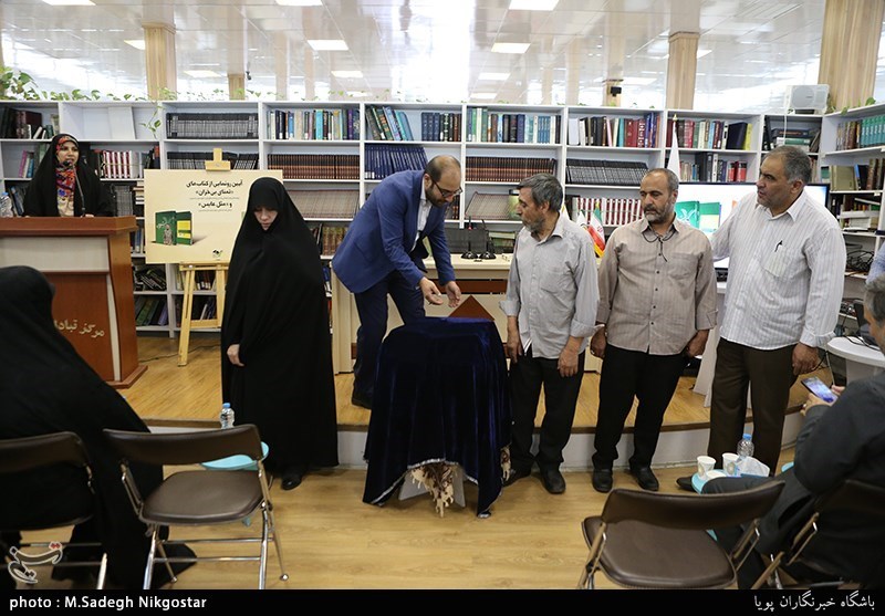 آیین رونمایی از کتاب های(مثل عابس) زندگی نامه داستانی شهید حمید حاج ملاحسین وکتاب( تمنای بی خزان)  