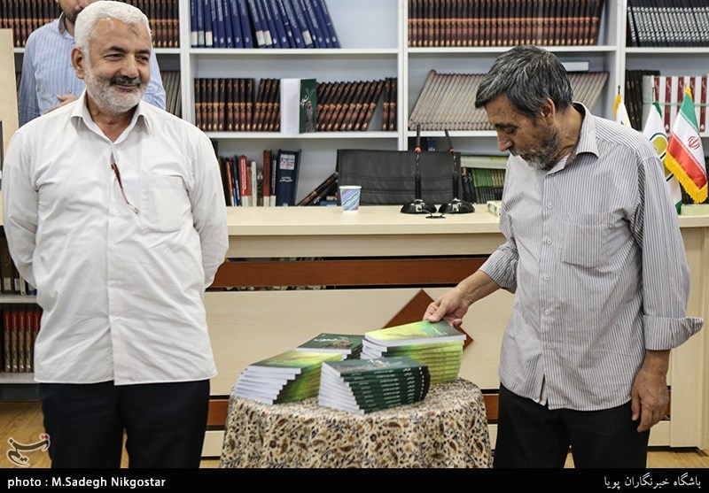 آیین رونمایی از کتاب های(مثل عابس) زندگی نامه داستانی شهید حمید حاج ملاحسین وکتاب( تمنای بی خزان)  