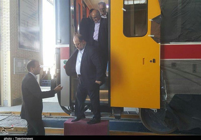 وزیر صنعت کارخانه واگن سازی زرند