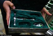 غبار روبی ضریح مطهر حضرت عبدالعظیم حسنی (ع)