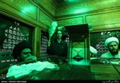 غبار روبی ضریح مطهر حضرت عبدالعظیم حسنی (ع)