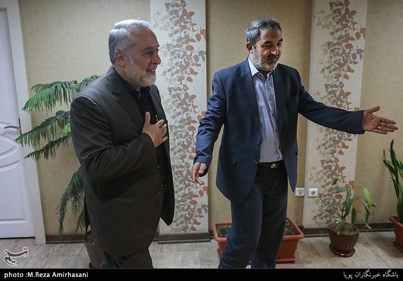 محمدحسین رجبی دوانی پژوهشگر و تاریخدان  در مراسم رونمایی از کتاب جهاد کبیر