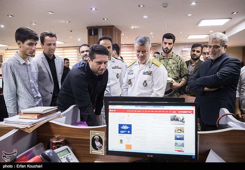 بازدید دریادار حسین خانزادی فرمانده نیروی دریایی راهبردی ارتش از تحریریه خبرگزاری تسنیم