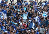 حاشیه دیدار استقلال - السد| حضور 60 هزار نفر به همراه 2 پرسپولیسی و فیلمبرداری ژاوی از هواداران + تصاویر