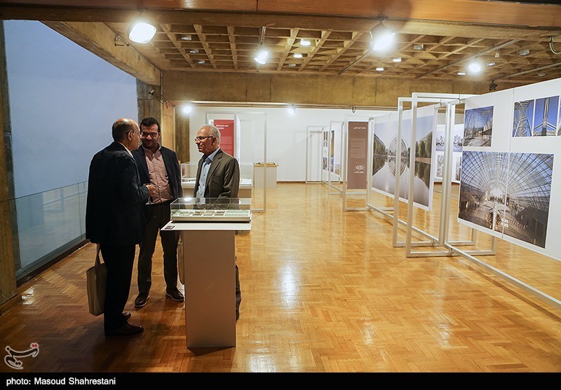 افتتاح نمایشگاه طراحی با گفت و شنود