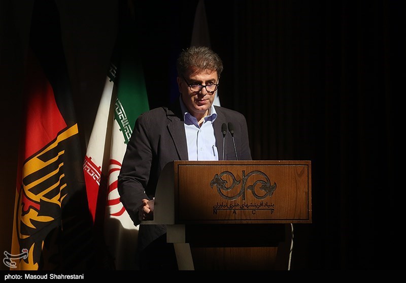افتتاح نمایشگاه طراحی با گفت و شنود