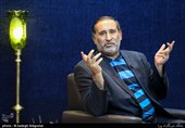مجلس روضه‌ امام حسین (ع) به روایت علیرضا قزوه/ «گودال قتلگاه پر از بوی سیب بود»+ فیلم