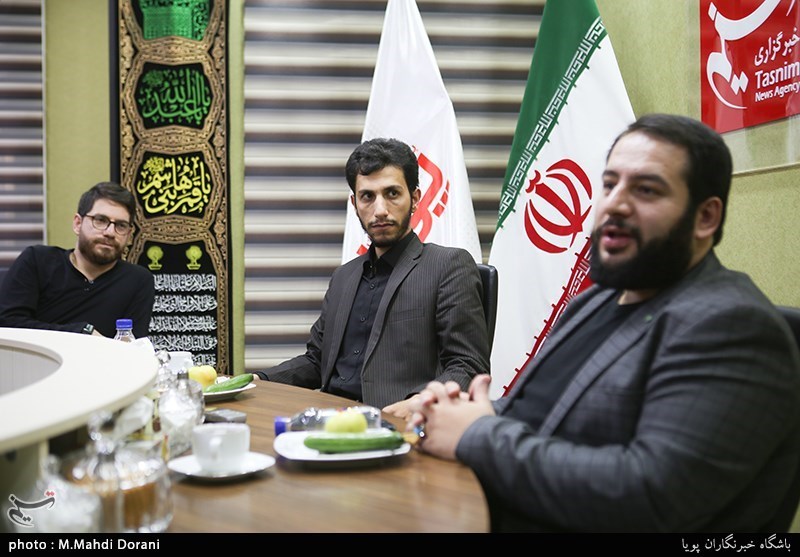 میزگرد شاعران آئینی
