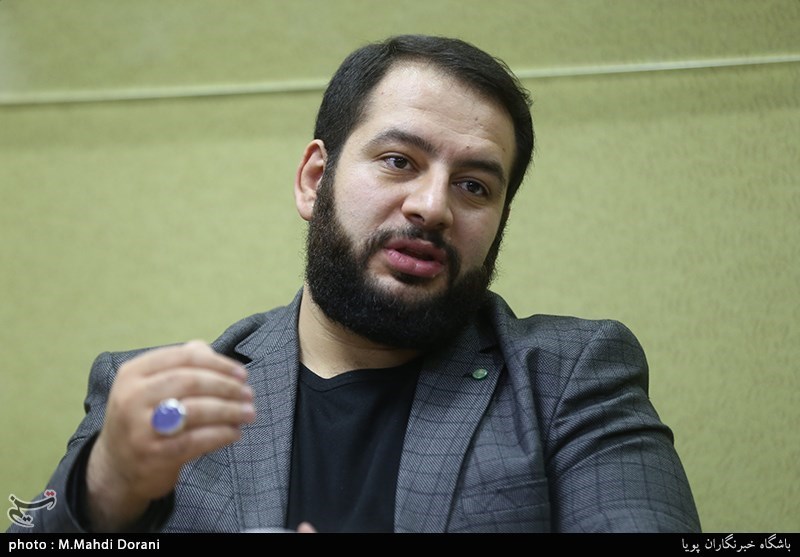 میزگرد شاعران آئینی