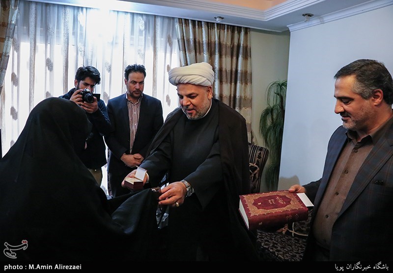 دیدار جامعه قرآنی با خانواده شهید کاوه