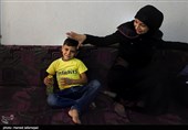 علی فرزند شهید حسین عبدالحمید حسین که در مبارزه با تروریست های داعش و فوعه و کفریا به شهادت رسید