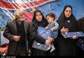 تقدیر از خانواده شهدای حادثه تروریستی مریوان