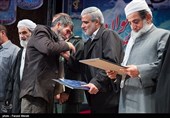 تقدیر مجید قلی زاده مدیر عامل خبرگزاری تسنیم از خانواده شهدای حادثه تروریستی مریوان