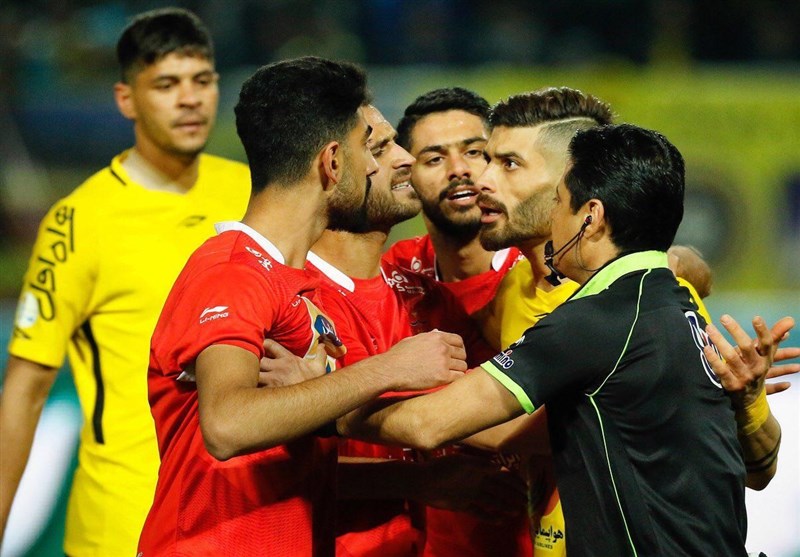 علیرضا فغانی، سعید آقایی، شایان مصلح و محمدامین اسدی. سپاهان و پرسپولیس