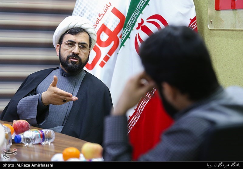 تلویزیون , صدا و سیمای جمهوری اسلامی ایران , ماه مبارک رمضان , سریال ایرانی , برنامه تلویزیونی دورهمی , مهران مدیری , بازیگران سینما و تلویزیون ایران ,