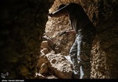 پاکسازی تونل های شهر ابوکمال سوریه از تله های انفجاری که بصورت پراکنده توسط تروریست های تکفیری برای گرفتن تلفات کار گذاشته می شود
