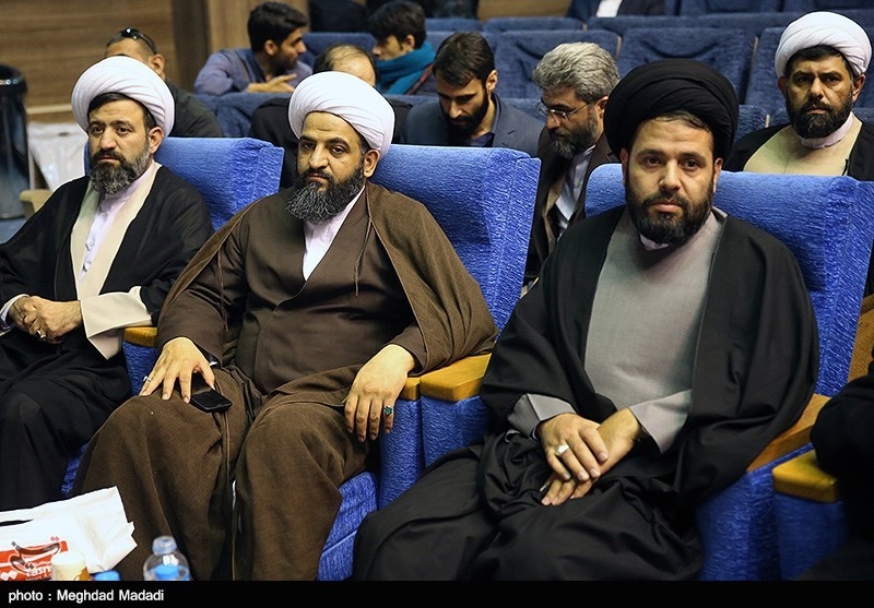 آیین رونمائی از ترجمه اصول کافی به‌ قلم استاد حسین انصاریان