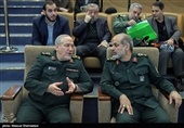  سردار احمد وحیدی عضو مجمع تشخیص مصلحت نظام و سرلشکر رحیم صفوی دستیار و مشاور عالی مقام معظم رهبری در امور نظامی در همایش ملی معماری دفاعی امنیتی نظام اسلامی