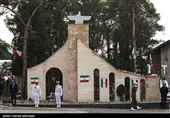 عطرافشانی و گلباران مزار شهدای ادیان توحیدی با حضور خانواده معظم شهدای ارمنی، کلیمی، زرتشتی و آشوری در آرامستان زرتشتیان تهران
