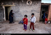 نفت سفید نام شهری است  در ۳۶ کیلومتری شهرستان هفتکل و ۵۵ کیلومتری اهواز در استان خوزستان. 