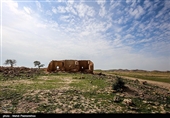 نفت سفید نام شهری است  در ۳۶ کیلومتری شهرستان هفتکل و ۵۵ کیلومتری اهواز در استان خوزستان. 