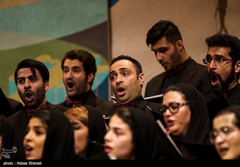 اجرای گروه‌ کر شهر تهران به رهبری مهدی قاسمی