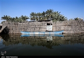 اولین کتابخانه سیار شناور کانون پرورش فکری خوزستان در راستای خدمت‌رسانی به کودکان و نوجوانان روستاهای مجاور تالاب شادگان راه‌اندازی شد.