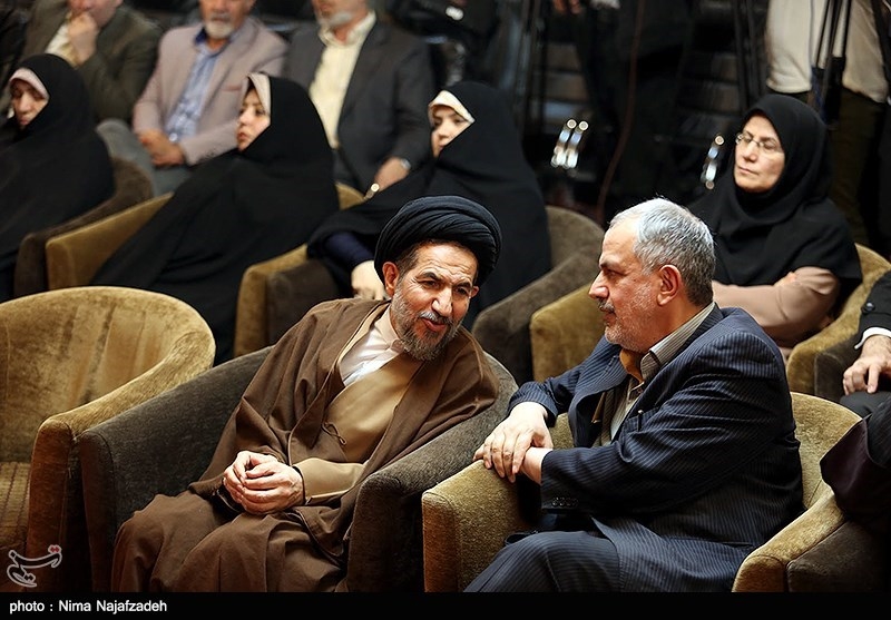 احمد مسجدجامعی عضو شورای شهر تهران و حجت الاسلام والمسلمین محمد حسن ابوترابی  امام جمعه موقت تهران در  مراسم رونمایی از فراخوان بین‌المللی خوشنویسی یاس یاسین